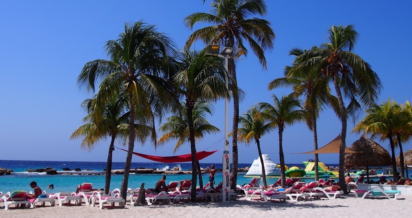 【キュラソー02】オランダの香り漂うカリブ海ビーチ！マンボ・ビーチとプラヤ・ラグーン
